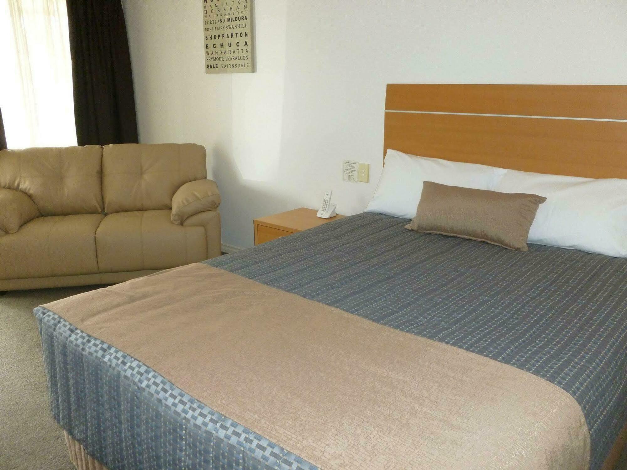 Golden Reef Motor Inn Бендиго Екстериор снимка